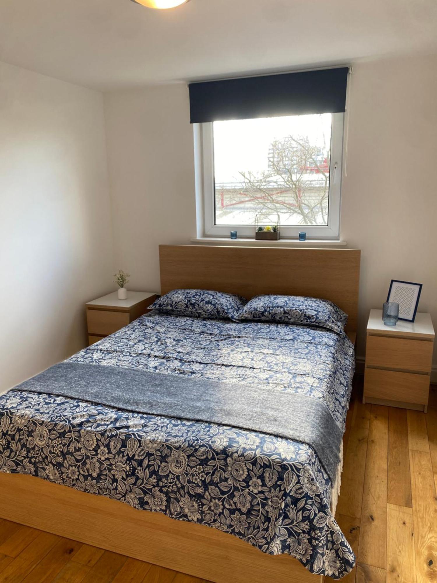 2 Bedroom Flat In Riverside West London Exterior photo